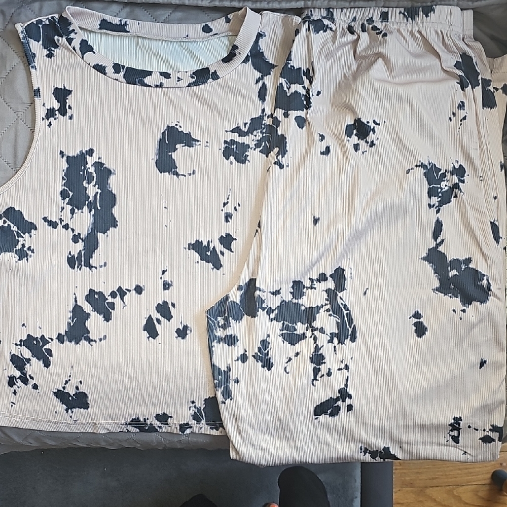 SHEIN Black and Cream Tie-Dye Pajama Set